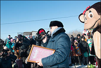 Самая долгожданная свадьба 2016 года   В Барнауле прошла первая свадьба в мире среди макак. Как это было? Смотрим фоторепортаж с места событий. 