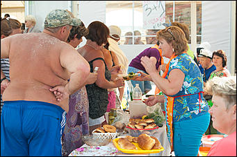 15 июля 2017 с., Завьялово   Вкусно и весело: как прошел фестиваль на Завьяловских озерах Алтая