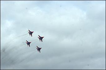 4 сентябрь 2015 г., Барнаул   Тренировочный полет пилотажной группы "Стрижи".