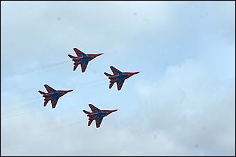 4 сентябрь 2015 г., Барнаул   Тренировочный полет пилотажной группы "Стрижи".