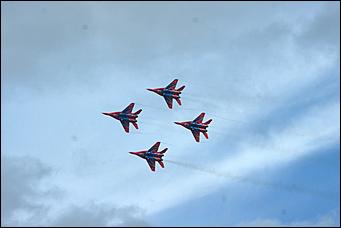 4 сентябрь 2015 г., Барнаул   Тренировочный полет пилотажной группы "Стрижи".