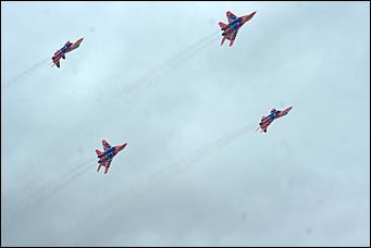 4 сентябрь 2015 г., Барнаул   Тренировочный полет пилотажной группы "Стрижи".