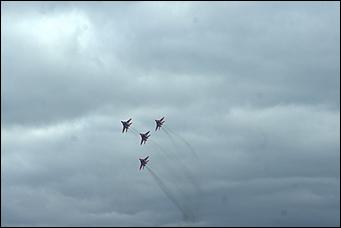 4 сентябрь 2015 г., Барнаул   Тренировочный полет пилотажной группы "Стрижи".