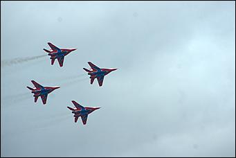 4 сентябрь 2015 г., Барнаул   Тренировочный полет пилотажной группы "Стрижи".