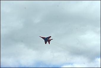 4 сентябрь 2015 г., Барнаул   Тренировочный полет пилотажной группы "Стрижи".