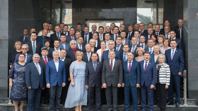 22 сентябрь 2016 г., Барнаул &copy; Амител Вячеслав Мельников   В последний раз депутаты шестого созыва собрались в стенах парламентского центра Алтайского края