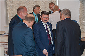 22 сентябрь 2016 г., Барнаул © Амител Вячеслав Мельников   В последний раз депутаты шестого созыва собрались в стенах парламентского центра Алтайского края