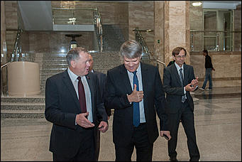 22 сентябрь 2016 г., Барнаул © Амител Вячеслав Мельников   В последний раз депутаты шестого созыва собрались в стенах парламентского центра Алтайского края