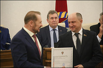 20 декабря 2018 г., Барнаул. Екатерина Смолихина "Всевидящее око" Томенко: как прошла предновогодняя сессия АКЗС