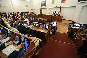 31 августа 2017 г, Барнаул. Екатерина Смолихина    Отдохнувшие и загоревшие: депутаты Алтайского Заксобрания вернулись с летних каникул