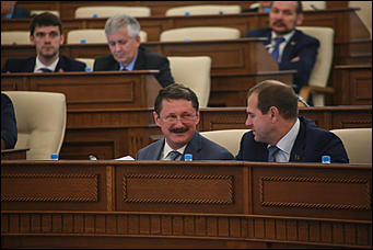 31 августа 2017 г, Барнаул. Екатерина Смолихина    Отдохнувшие и загоревшие: депутаты Алтайского Заксобрания вернулись с летних каникул