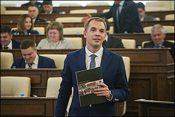 31 мая 2018 г., Барнаул. Екатерина Смолихина   Без Карлина: как прошла сессия краевого парламента в последний день весны