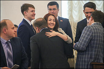 31 мая 2018 г., Барнаул. Екатерина Смолихина   Без Карлина: как прошла сессия краевого парламента в последний день весны