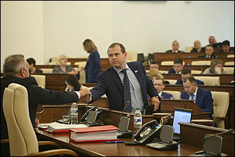 31 мая 2018 г., Барнаул. Екатерина Смолихина   Без Карлина: как прошла сессия краевого парламента в последний день весны