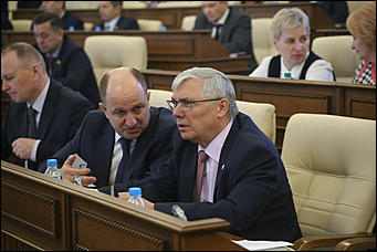 31 мая 2018 г., Барнаул. Екатерина Смолихина   Без Карлина: как прошла сессия краевого парламента в последний день весны