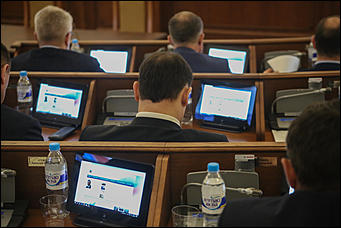 31 мая 2018 г., Барнаул. Екатерина Смолихина   Без Карлина: как прошла сессия краевого парламента в последний день весны