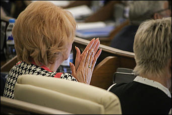 31 мая 2018 г., Барнаул. Екатерина Смолихина   Без Карлина: как прошла сессия краевого парламента в последний день весны