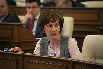 31 мая 2018 г., Барнаул. Екатерина Смолихина   Без Карлина: как прошла сессия краевого парламента в последний день весны