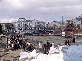 Акция в защиту Щербинского: как это было в других регионах   <P>Фотографии с форума http://forums.auto.vl.ru</P>