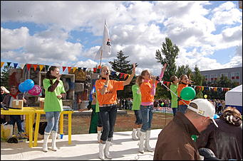 15 сентября 2007 г., Барнаул   Медиа-холдинг "Алтайская неделя плюс" сделал подарок всем барнаульцам