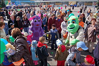 15 сентября 2007 г., Барнаул   Медиа-холдинг "Алтайская неделя плюс" сделал подарок всем барнаульцам