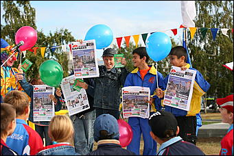 15 сентября 2007 г., Барнаул   Медиа-холдинг "Алтайская неделя плюс" сделал подарок всем барнаульцам