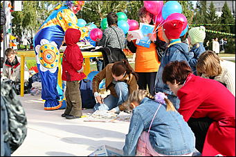 15 сентября 2007 г., Барнаул   Медиа-холдинг "Алтайская неделя плюс" сделал подарок всем барнаульцам