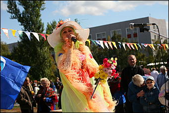 15 сентября 2007 г., Барнаул   Медиа-холдинг "Алтайская неделя плюс" сделал подарок всем барнаульцам