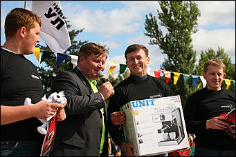 15 сентября 2007 г., Барнаул   Медиа-холдинг "Алтайская неделя плюс" сделал подарок всем барнаульцам