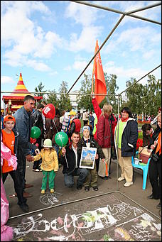 15 сентября 2007 г., Барнаул   Медиа-холдинг "Алтайская неделя плюс" сделал подарок всем барнаульцам