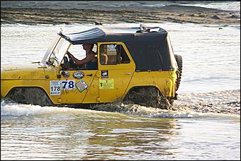 15 июля 2008 г., Барнаул   Алтайский внедорожный клуб организовал шоу