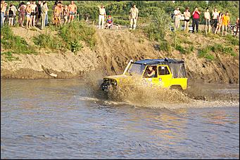 15 июля 2008 г., Барнаул   Алтайский внедорожный клуб организовал шоу