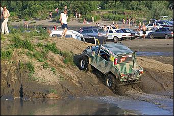 15 июля 2008 г., Барнаул   Алтайский внедорожный клуб организовал шоу