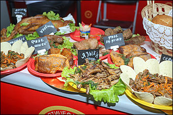 31 октября 2017 г., Барнаул. Екатерина Смолихина   Лучшие алтайские продукты показали в Барнауле на выставке "АлтайПродМаркет"