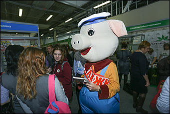 31 октября 2017 г., Барнаул. Екатерина Смолихина   Лучшие алтайские продукты показали в Барнауле на выставке "АлтайПродМаркет"