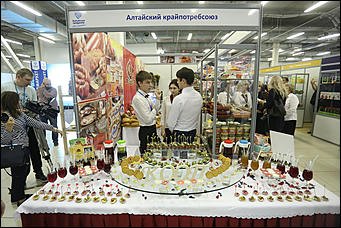 31 октября 2017 г., Барнаул. Екатерина Смолихина   Лучшие алтайские продукты показали в Барнауле на выставке "АлтайПродМаркет"