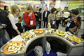 31 октября 2017 г., Барнаул. Екатерина Смолихина   Лучшие алтайские продукты показали в Барнауле на выставке "АлтайПродМаркет"