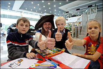 15 мая 2014г.   В дилерском центре Mitsubishi  Автоцентра АНТ прошел день открытых дверей, посвященный новому Outlander III