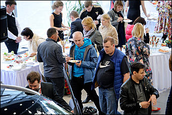 15 мая 2014г.   В дилерском центре Mitsubishi  Автоцентра АНТ прошел день открытых дверей, посвященный новому Outlander III