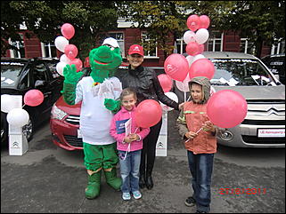 27 августа 2011 г., Барнаул   Автоцентр АНТ поздравил жителей родного города Барнаула  с праздником! 