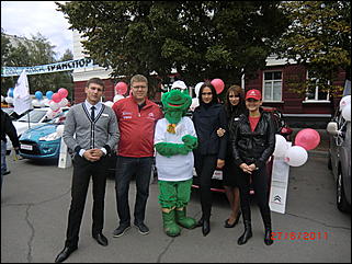 27 августа 2011 г., Барнаул   Автоцентр АНТ поздравил жителей родного города Барнаула  с праздником! 