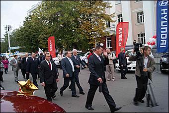 27 августа 2011 г., Барнаул   Автоцентр АНТ поздравил жителей родного города Барнаула  с праздником! 