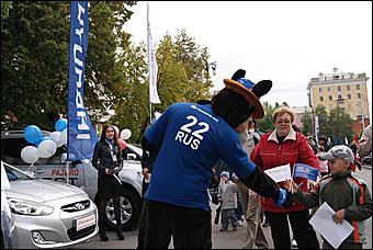 27 августа 2011 г., Барнаул   Автоцентр АНТ поздравил жителей родного города Барнаула  с праздником! 