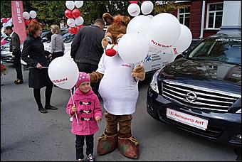 27 августа 2011 г., Барнаул   Автоцентр АНТ поздравил жителей родного города Барнаула  с праздником! 