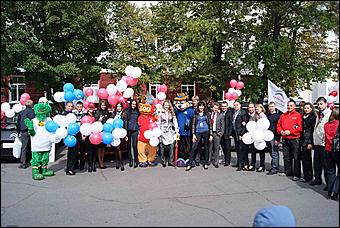 27 августа 2011 г., Барнаул   Автоцентр АНТ поздравил жителей родного города Барнаула  с праздником! 