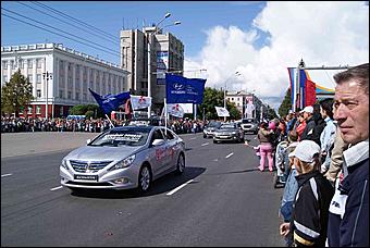 27 августа 2011 г., Барнаул   Автоцентр АНТ поздравил жителей родного города Барнаула  с праздником! 