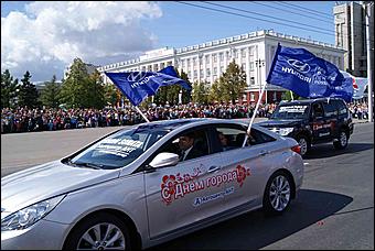 27 августа 2011 г., Барнаул   Автоцентр АНТ поздравил жителей родного города Барнаула  с праздником! 