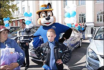 27 августа 2011 г., Барнаул   Автоцентр АНТ поздравил жителей родного города Барнаула  с праздником! 