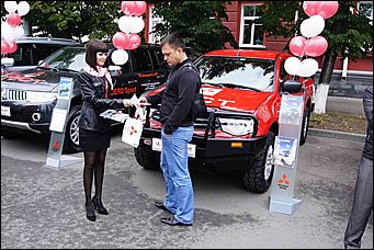 27 августа 2011 г., Барнаул   Автоцентр АНТ поздравил жителей родного города Барнаула  с праздником! 