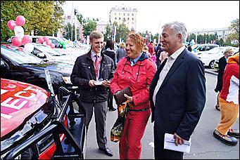 27 августа 2011 г., Барнаул   Автоцентр АНТ поздравил жителей родного города Барнаула  с праздником! 